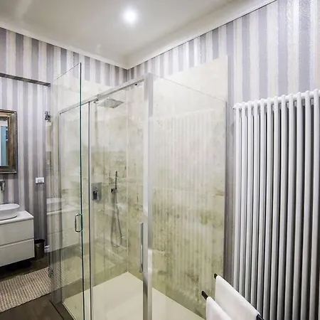 Apartment 3 Bedroom Modern Luxury In *