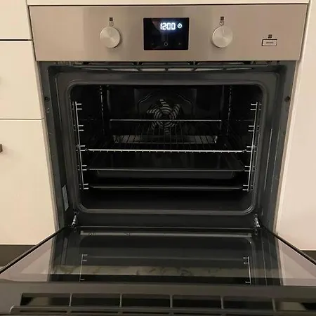 3 Bedroom Modern Luxury In Apartment *