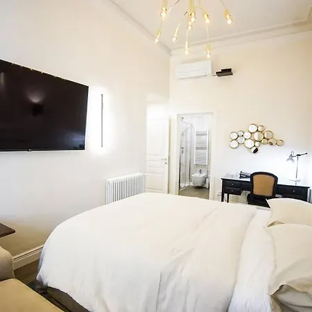 3 Bedroom Modern Luxury In *