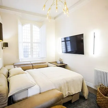 Apartment 3 Bedroom Modern Luxury In *