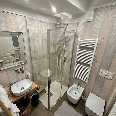 Apartment 3 Bedroom Modern Luxury In *