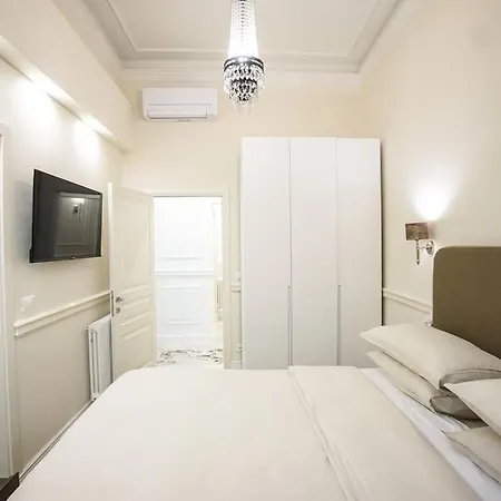 3 Bedroom Modern Luxury In Apartment Florence