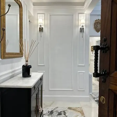 3 Bedroom Modern Luxury In Florence
