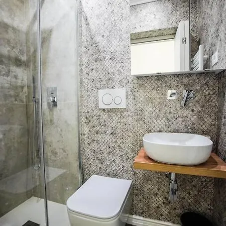 3 Bedroom Modern Luxury In דירה פירנצה